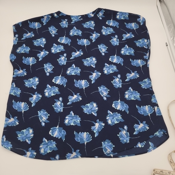 Simply Styled by Sears Blue‎ Floral Sleeveless Shell Sz L - Picture 5 of 6